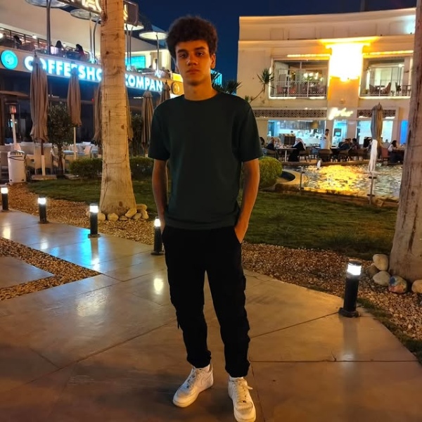 آدم مجدي خليل