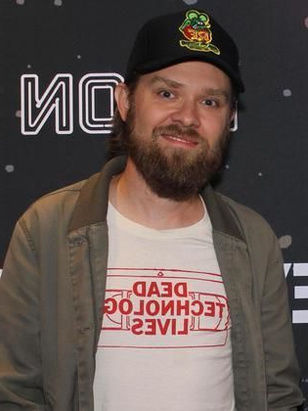 مايك بي نيلسون