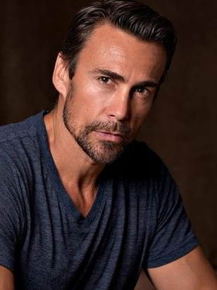 دانيال برنهاردت