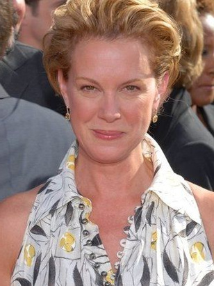 إليزابيث بيركنز