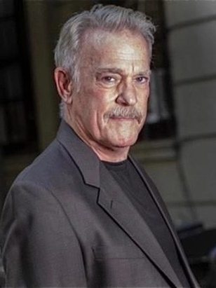 بروس مكينون