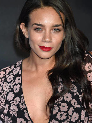 هانا جون كامين