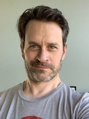 توم إيفرت سكوت