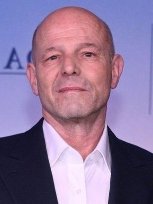 سيمون سيلان جونز