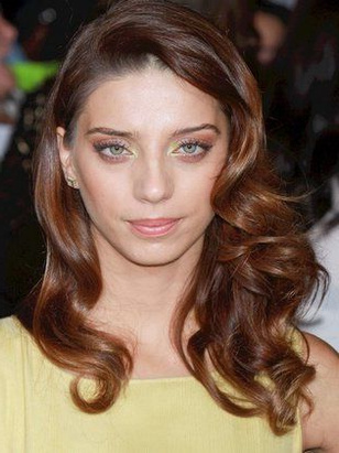 أنجيلا سارافيان