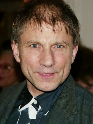 سيمون ماكبرني