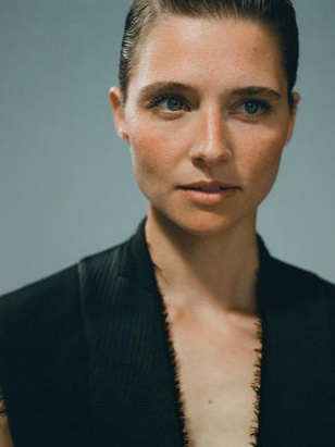 سفينيا يونج