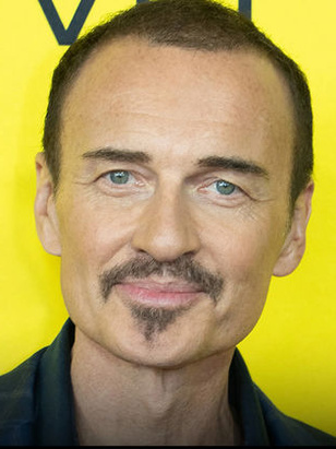 جوليان مكماهون