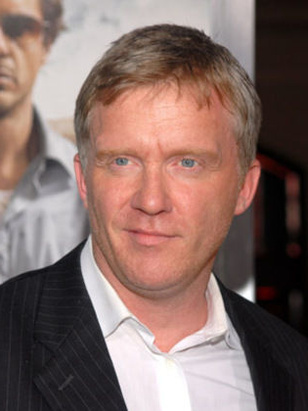 أنطوني مايكل هال