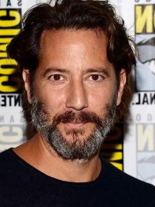 هنري إيان كيوسيك