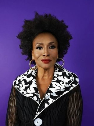 جنيفير لويس