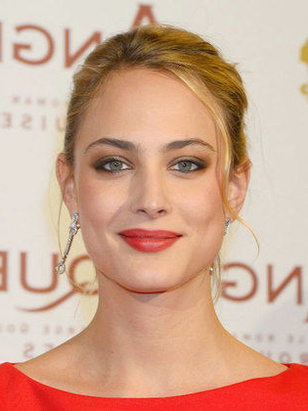 نورا أرنيزدير