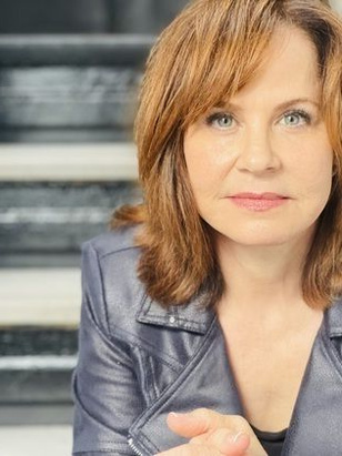 ديردري لوفجوي