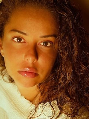 زهره الحاروفي