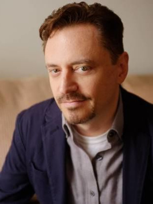 مايكل بيرون