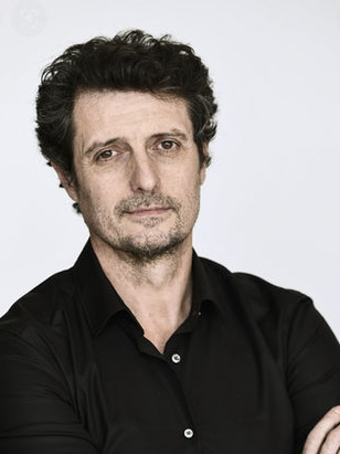 أدريانو كارفاليو