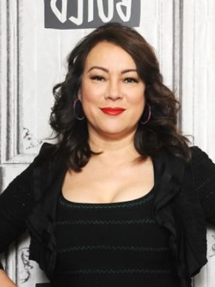 جينيفر تيلي