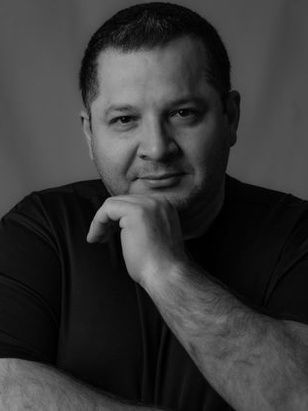 جايسون إي مدينا