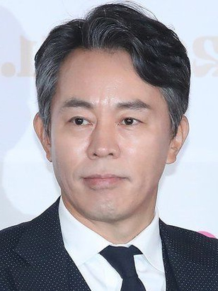 تشوي دوك مون