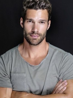 آرون أوكونيل