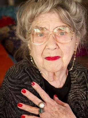 هيلين سلايتون هيوز