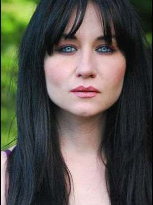 إليسا داولينج