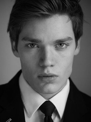 دومينيك شيروود