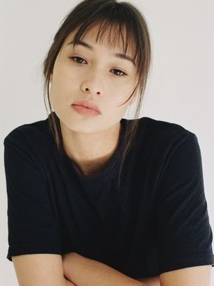 أنجيلا ساري