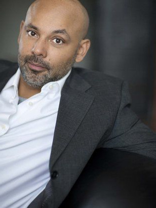 دانيال بيكون