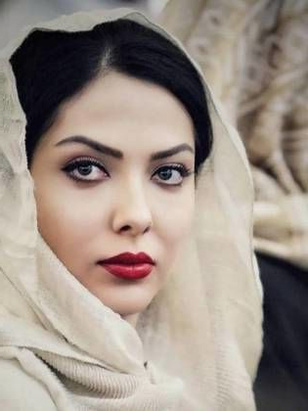 ليلى أوتادي