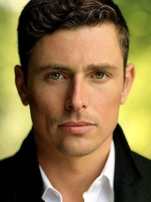 لاكلان نيبور