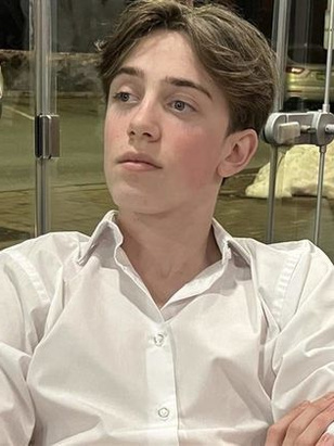 نيكولاس هولمز