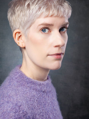 لورا إيفلين