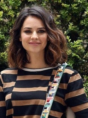 كاتي لويس سوندرز