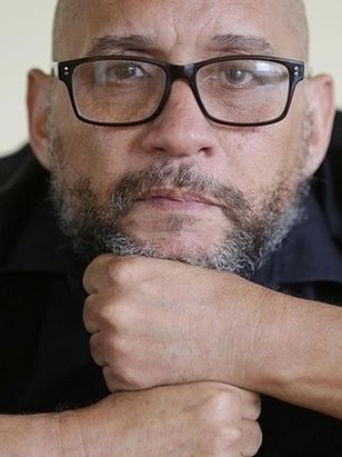 لورا ديسيماجيس