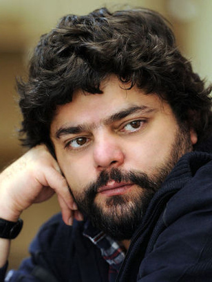 شاهد أحمدلو