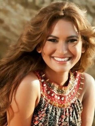 منال ملاط