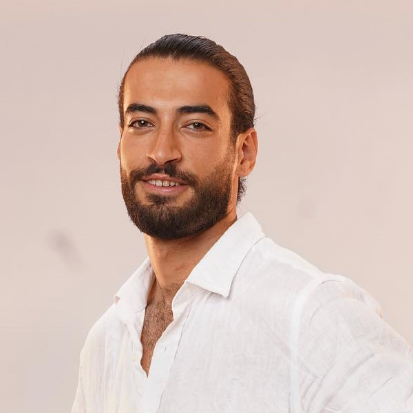 أيمن طعمة