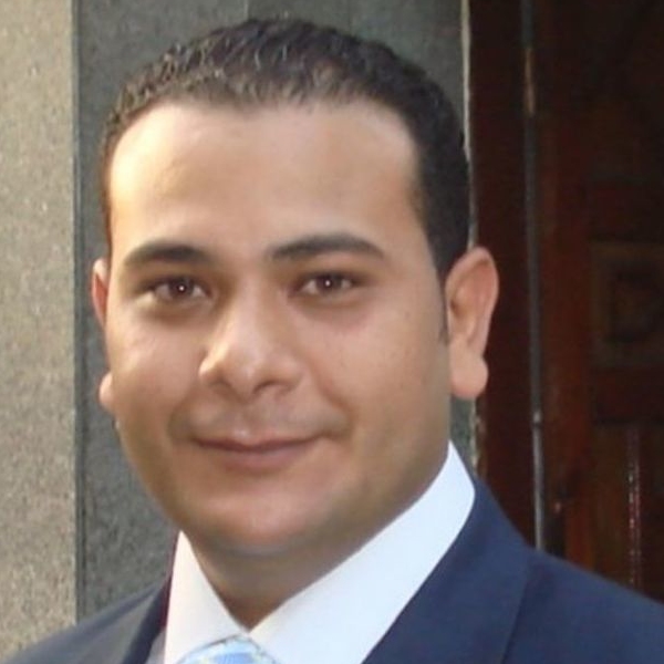 عمرو يوسف