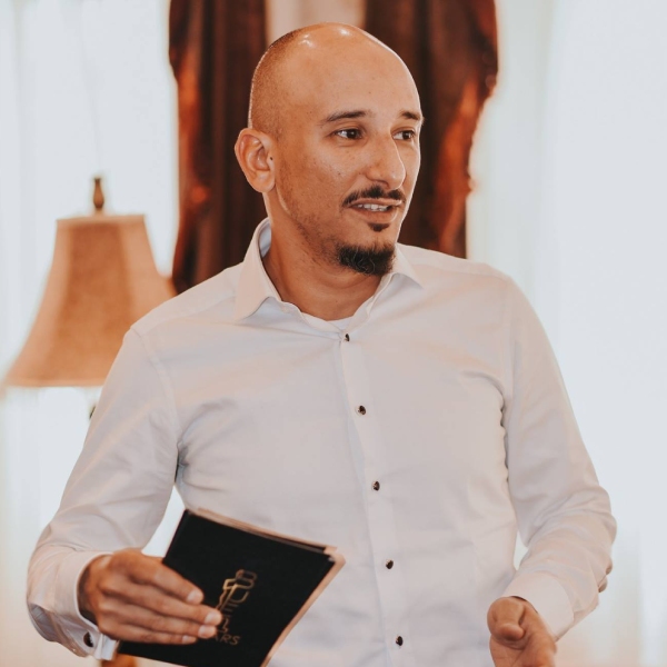 خالد منصور