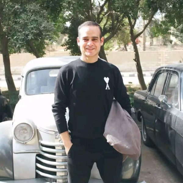 مصطفى عباس