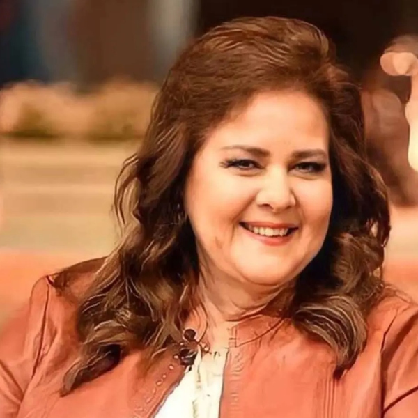 دلال عبدالعزيز